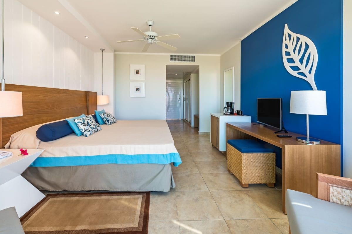 _DSC3228-HDR - Deluxe room-1a
