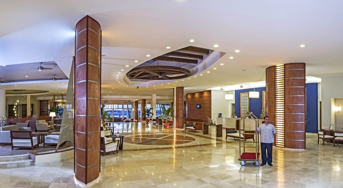 melia-marinavaradero-lobby-10455-TRIMMED