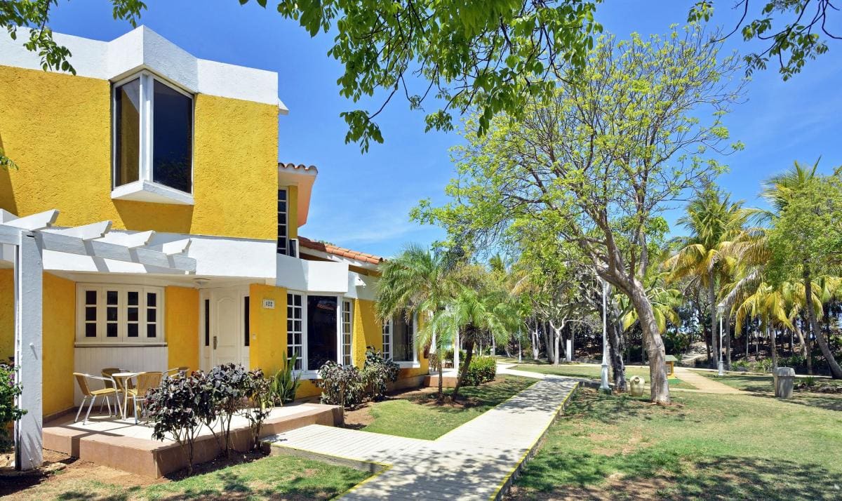 sol-palmeras-vista-general-9486-TRIMMED
